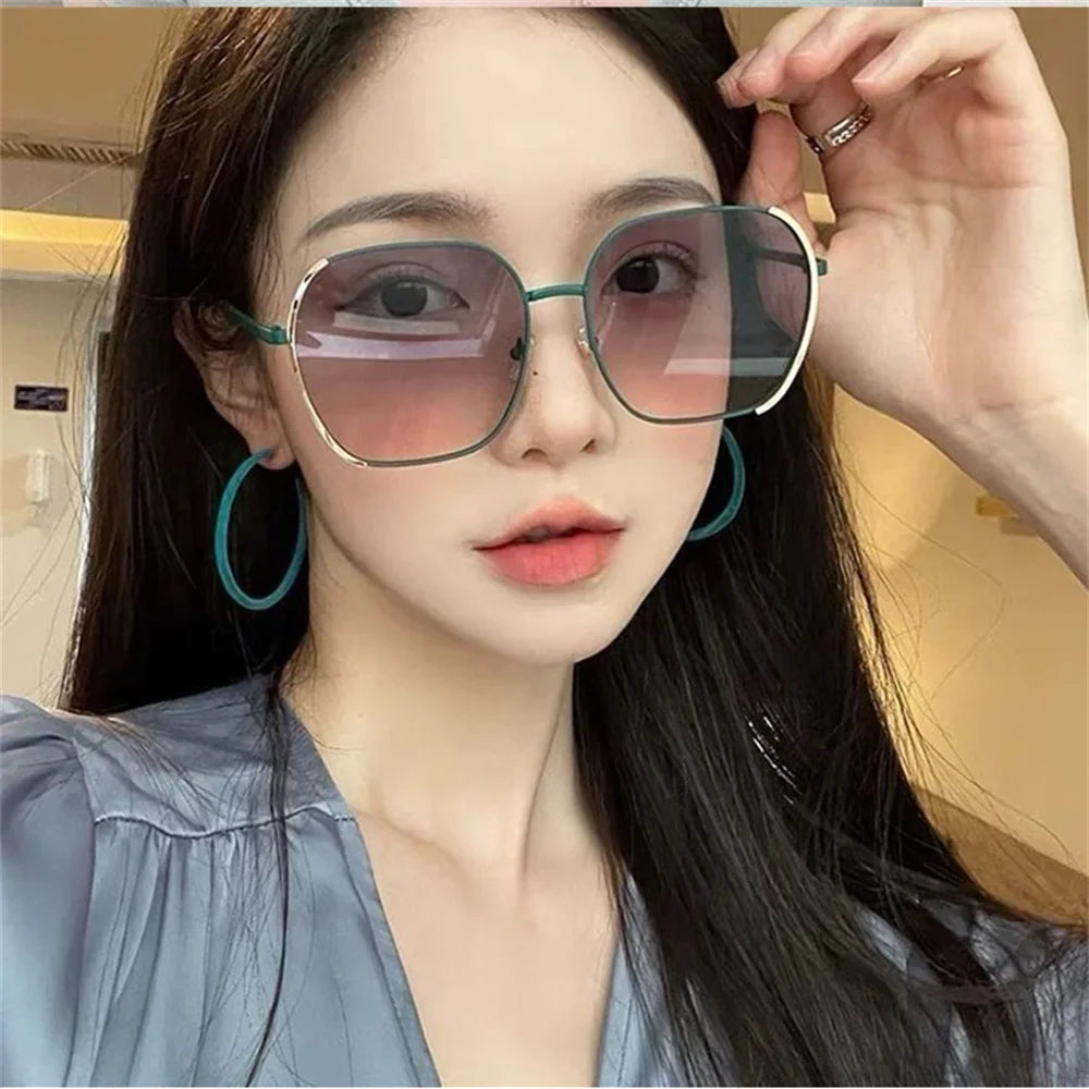 Women Oversized Polarized Sunglasses
 Fashion Gradient Shade Sunglasses